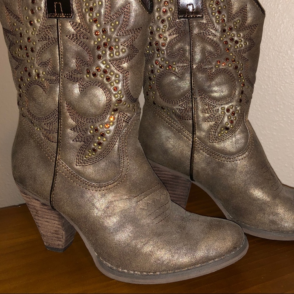 Very Vilotile -Rhinestone  Boots 7.5